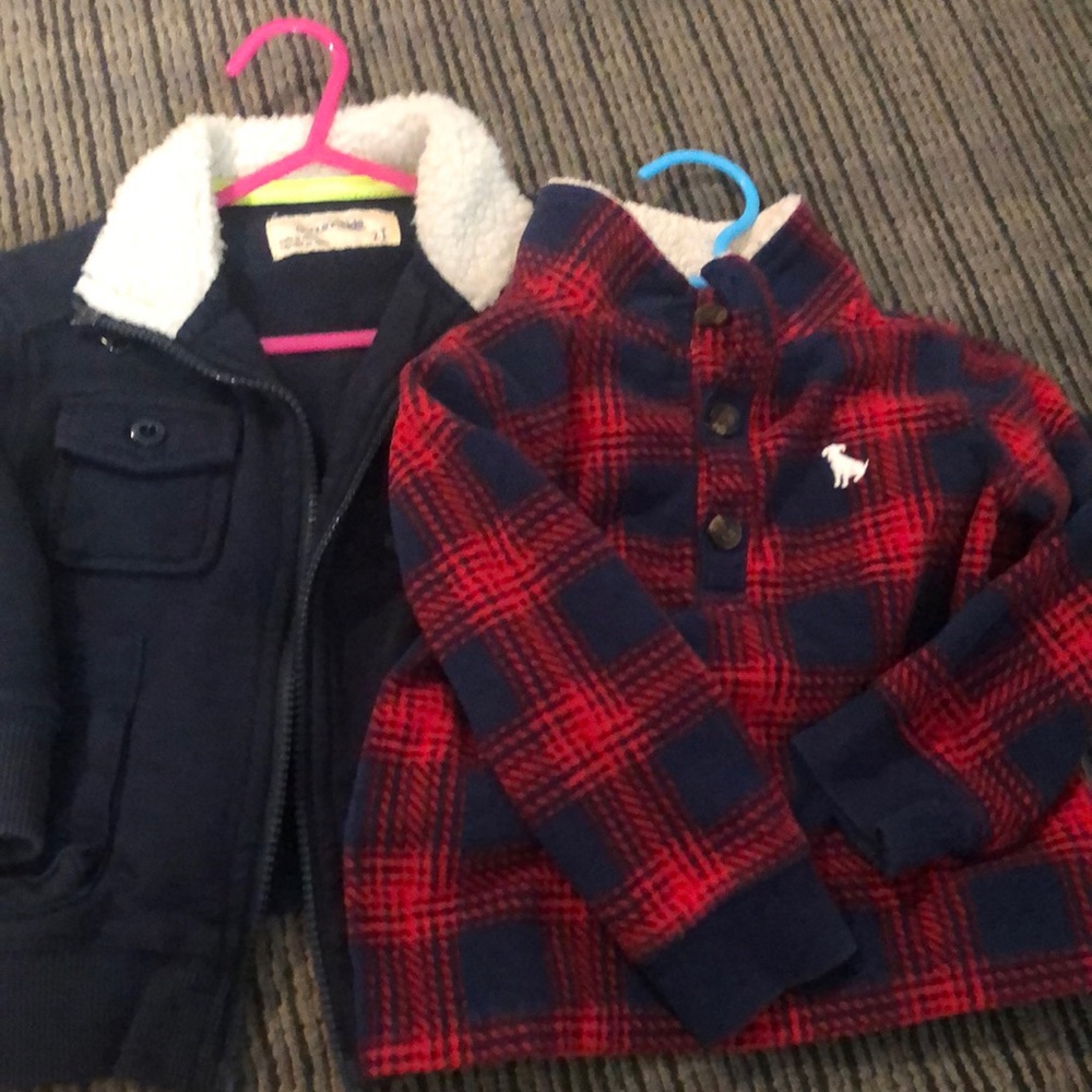 Fleece jacket bundle 1 pullover 1 zip up